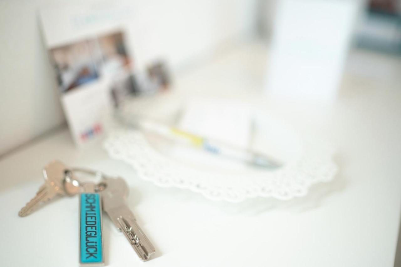 Ferienwohnung Schmiedeglueck バート・クロツィンゲン エクステリア 写真